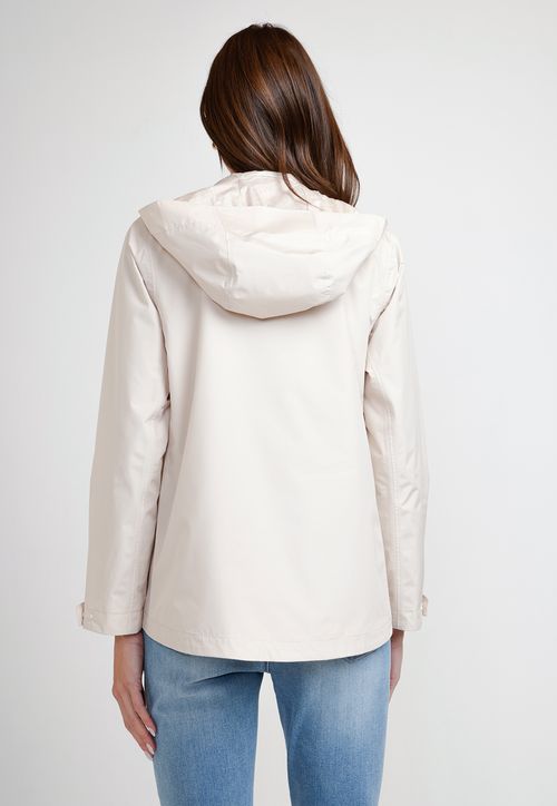 Cortaviento de Mujer Modelo Nadia Color Beige